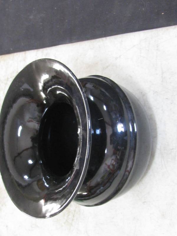 lot 58 image: Spittoon