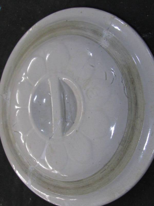 lot 81 image: Red Wing Crock Lid