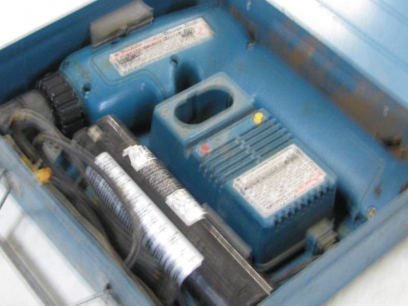 lot 99 image: Makita Cordless Drill
