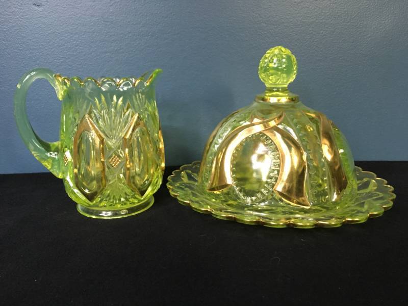 lot 55 image: Vaseline Glass Butter Dish