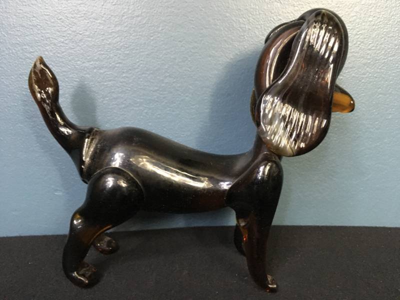 lot 59 image: Hand Made Glass Dog