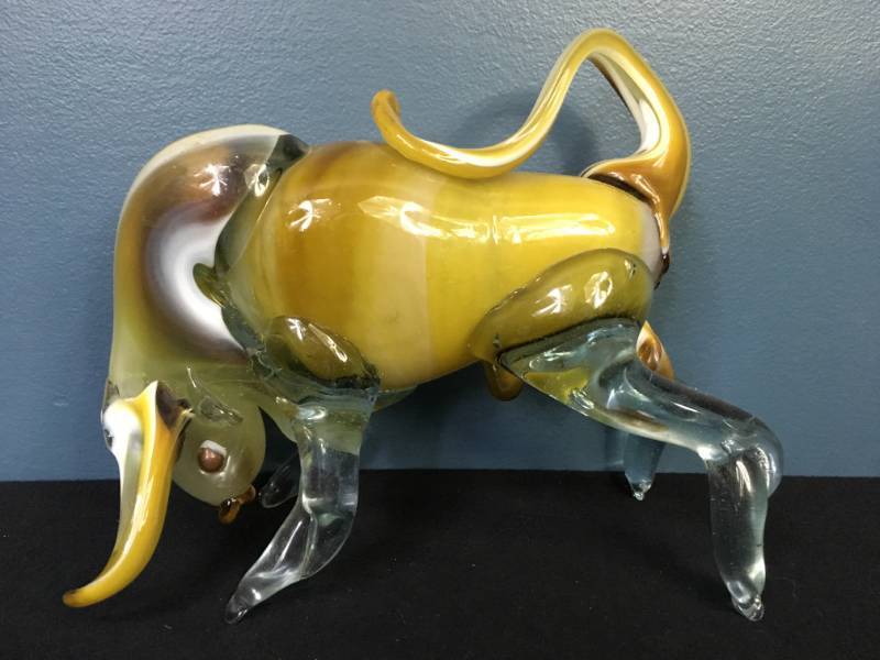 lot 60 image: Hand Made Glass Bull