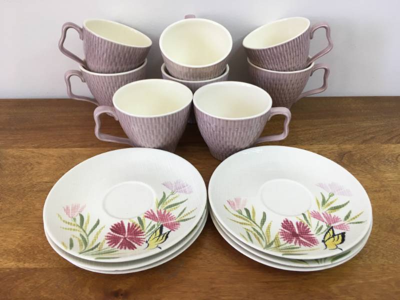 lot 77 image: Rare Red Wing Pink Spice Butterfly Dish