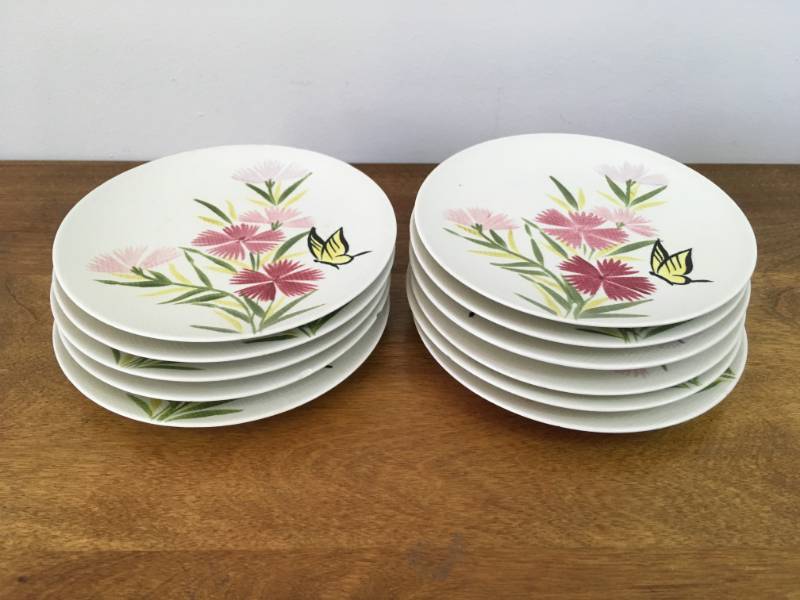 lot 79 image: Rare Red Wing Pink Spice Butterfly Dish