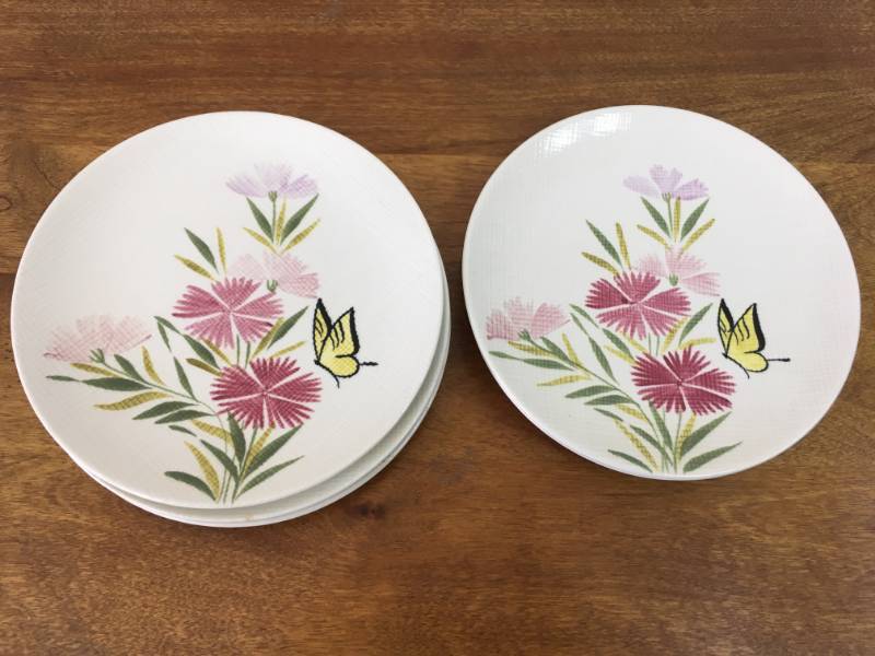 lot 80 image: Rare Red Wing Pink Spice Butterfly Dish