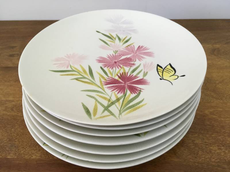 lot 81 image: Rare Red Wing Pink Spice Butterfly Dish