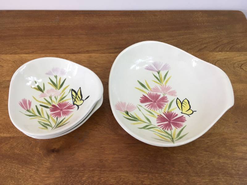lot 85 image: Rare Red Wing Pink Spice Butterfly Dish