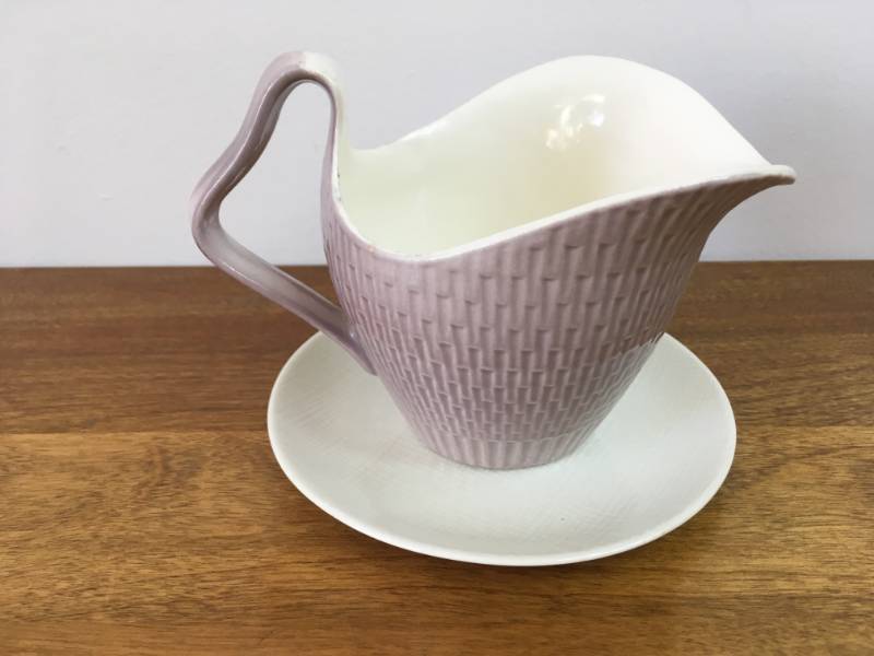 lot 88 image: Rare Red Wing Pink Spice Butterfly Dish