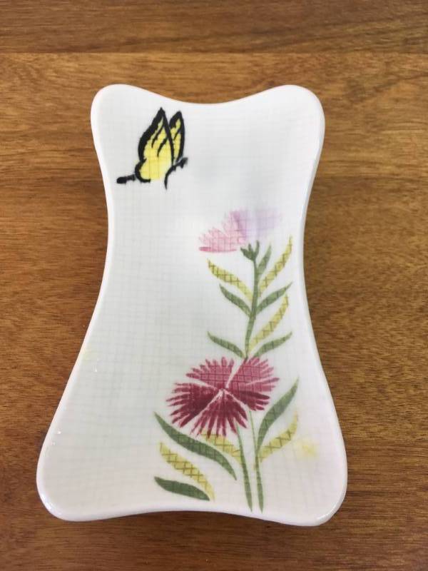 lot 89 image: Rare Red Wing Pink Spice Butterfly Dish