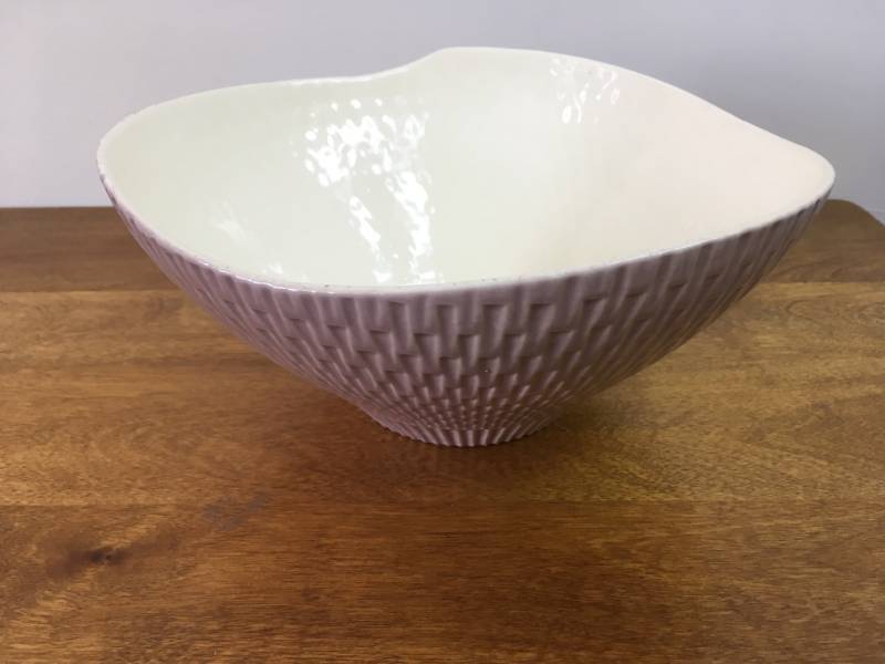 lot 91 image: Rare Red Wing Pink Spice Butterfly Dish
