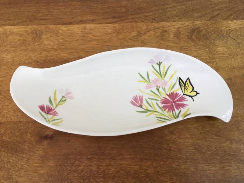 lot 92 image: Rare Red Wing Pink Spice Butterfly Dish