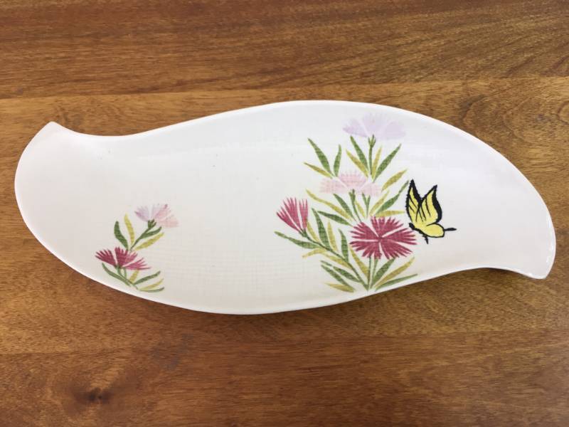 lot 93 image: Rare Red Wing Pink Spice Butterfly Dish