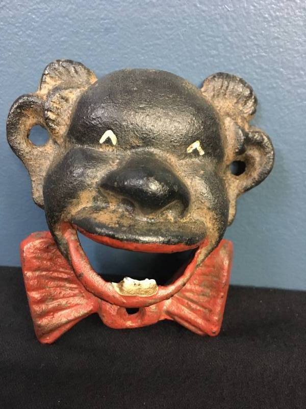 lot 108 image: Cast Iron Clown Bottle Opener