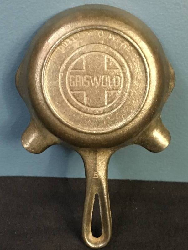 lot 109 image: Cast Iron Griswold Ashtray