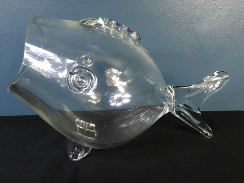 lot 118 image: Large Glass Fish Container