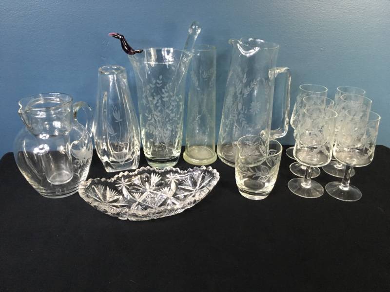lot 121 image: Etched Glass