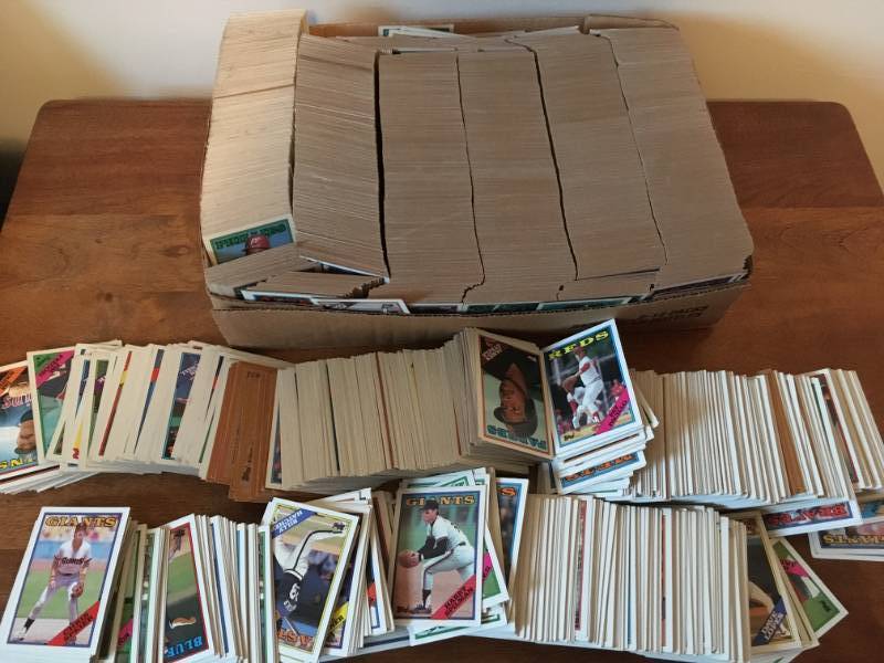 lot 164 image: Topps Baseball Cards