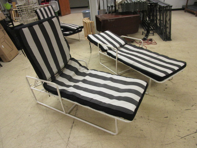 lot 306 image: TWO PATIO LOUNGE CHAIRS