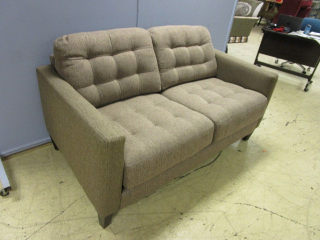 lot 335 image: ALBANY INDUSTRIES LOVESEAT