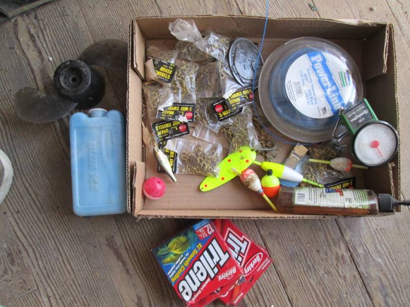 lot 93 image: Fishing stuff...