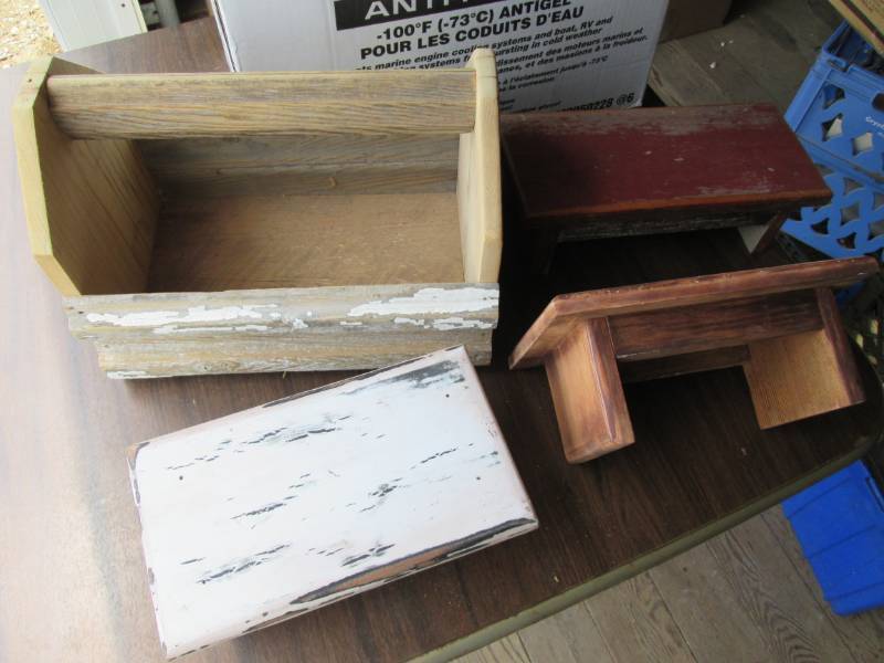 lot 98 image: Barnwood box and benches...
