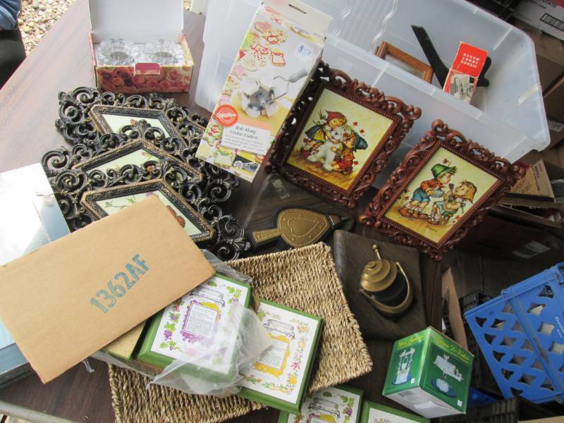 lot 106 image: Homco Home Interiors lot...