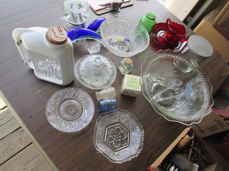 lot 115 image: Misc glass lot...