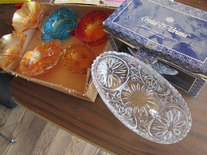 lot 17 image: Crystal DArlene  - Jardiniere Napp...