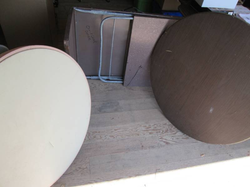 lot 24 image: 3 Folding tables...