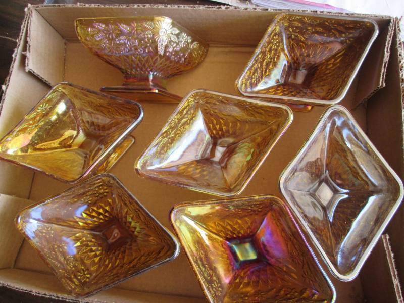 lot 33 image: Indiana glass - carnival...