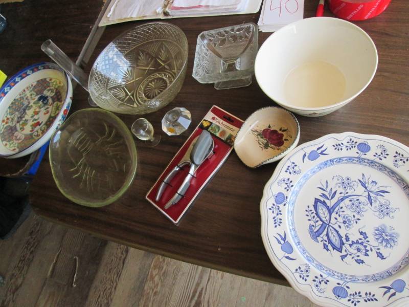 lot 40 image: 2 Boxes of serving plates and bowls...