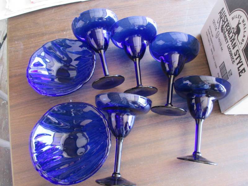 lot 47 image: 6 Colbalt blue margarita glasses, o...