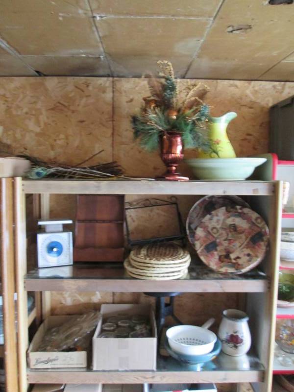 lot 53 image: Hat box, pitcher bowl and misc...
