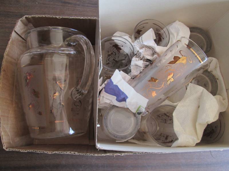 lot 56 image: Vintage 1960s pitchers and glass s...