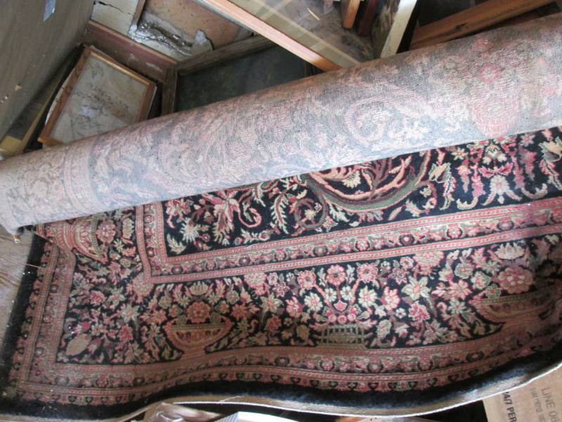 lot 58 image: Rug 8ft x 11ft...