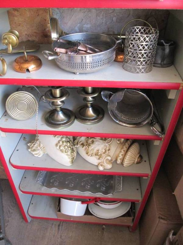 lot 74 image: Misc. metal and enamel ware...