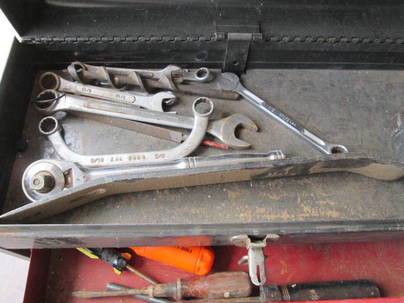 lot 82 image: Vintage tool box with tools...
