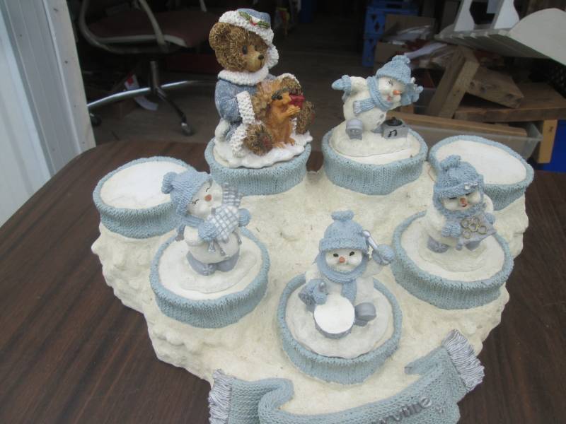 lot 159 image: The Snowville babies and stand...