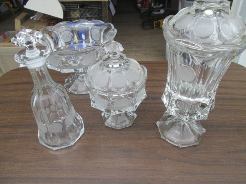 lot 162 image: Vintage coin glass set...
