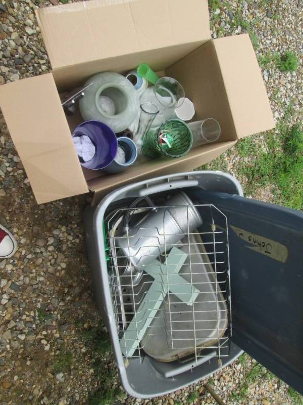 lot 165 image: Vintage turkey roaster & Misc. coff...