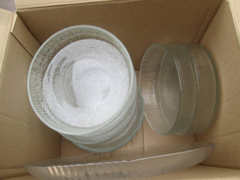 lot 166 image: Dish set in 2 boxes...