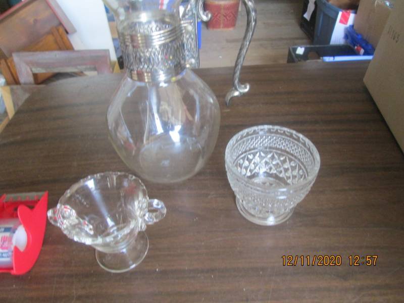 lot 192 image: 2 boxes of clear glass...