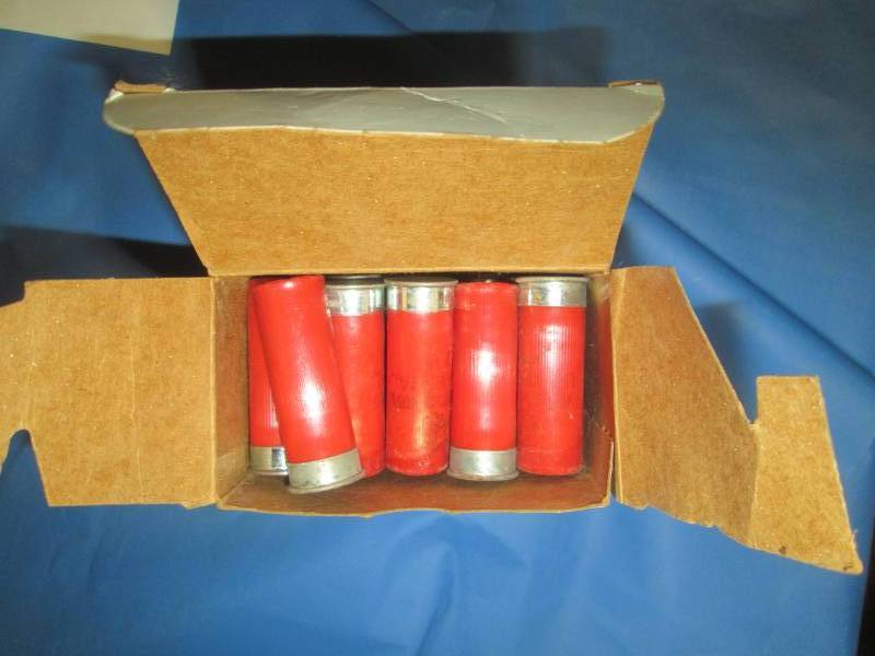 lot 144 image: Winchester 12 gauge shotgun shells