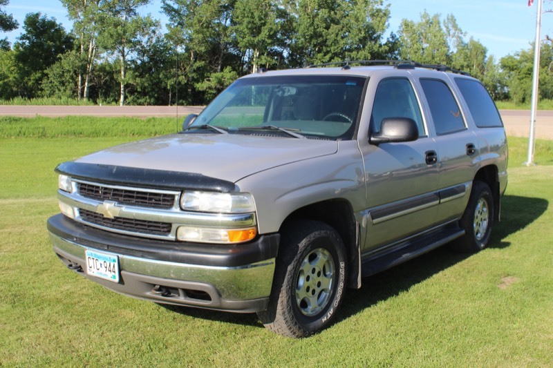 lot 3904 image: 2005 Chevrolet Tahoe LS 4x4 - 3rd Row Seating -