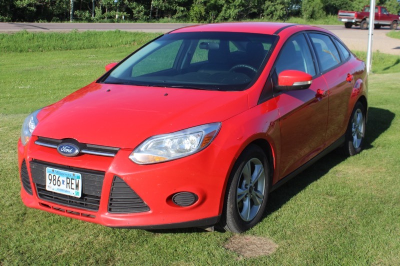 lot 3906 image: 2014 Ford Focus SE - One Owner -