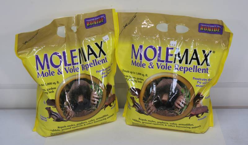 (2) Mole Max. Mole & Vole Repellant