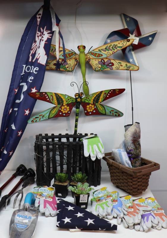 Wall Hangings, Gardens Dcor, and Garden Supplies
