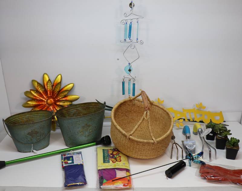 Garden Dcor and Tools