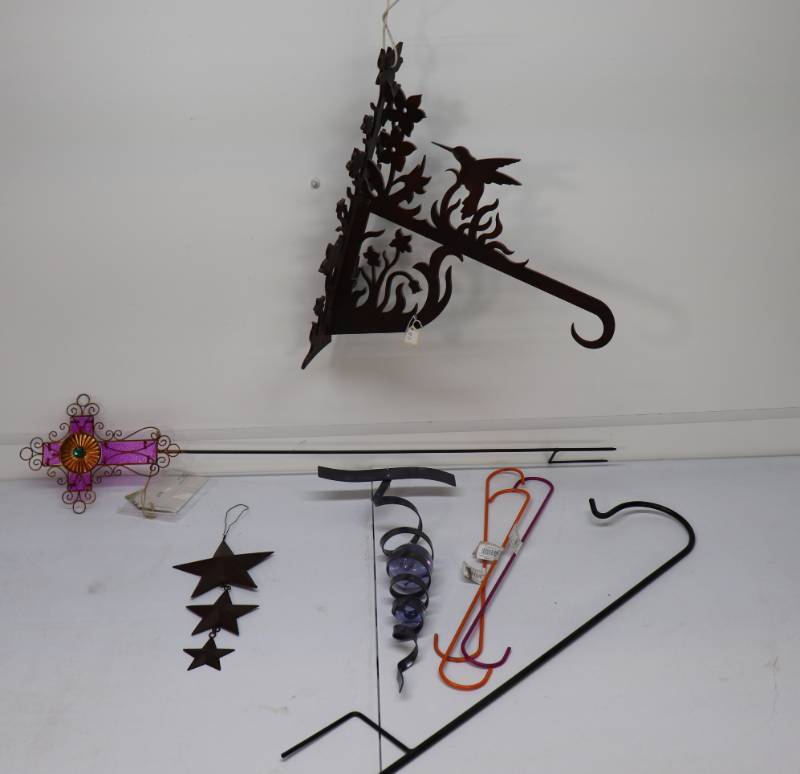 Wall Bracket & Garden Dcor