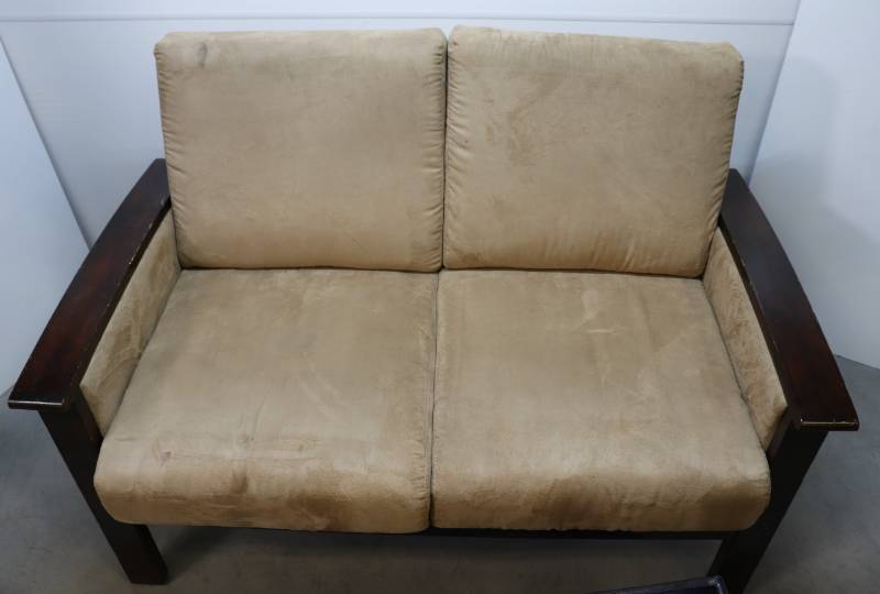 Love Seat & Nesting Ottomans